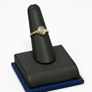 Oval Diamond Ring in Yellow Gold